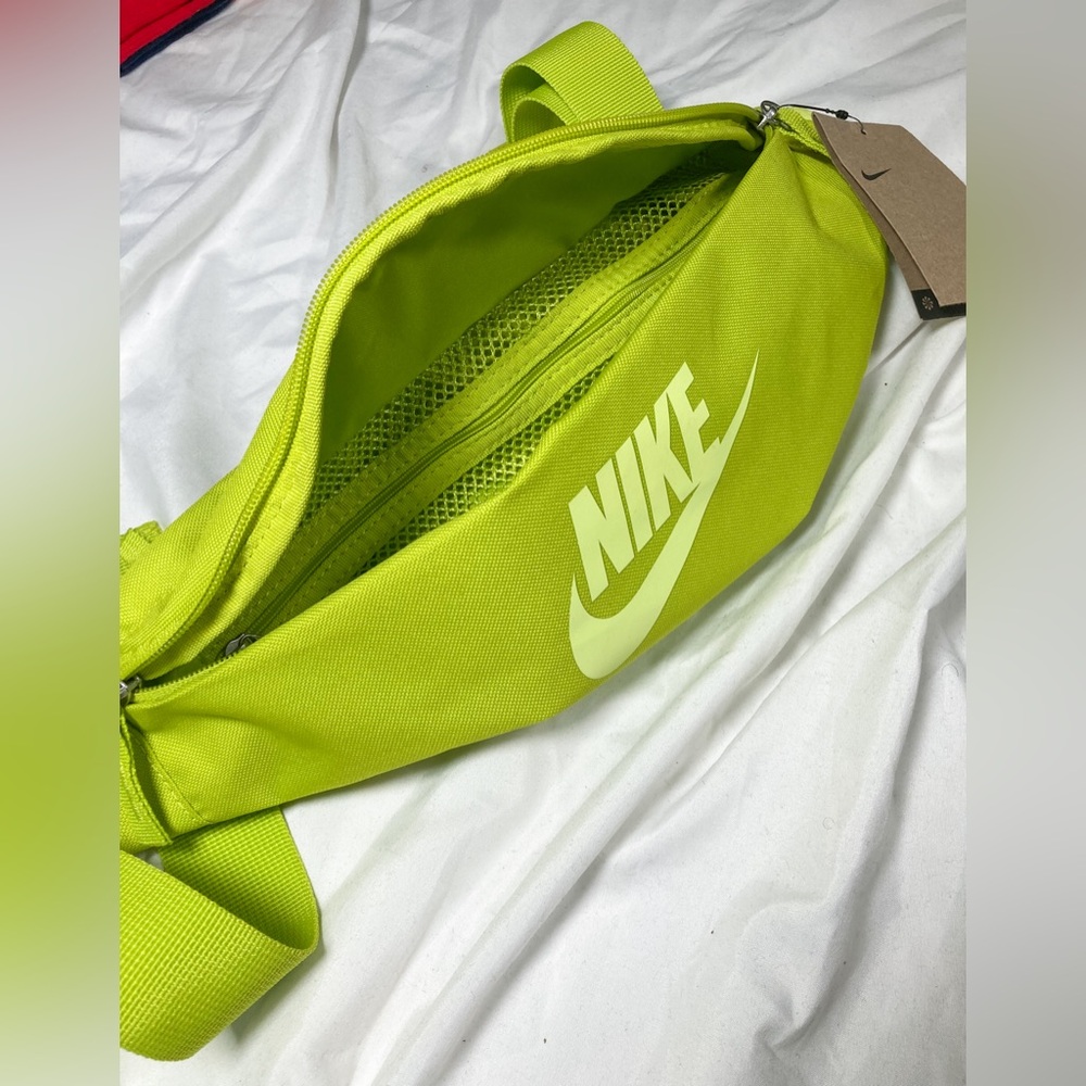 Nike Waistbag (New With Tags)